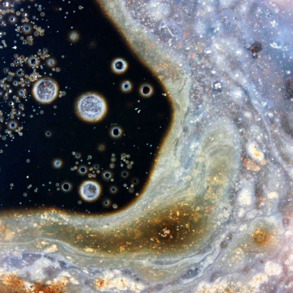 <em>GALAXIA 001</em>